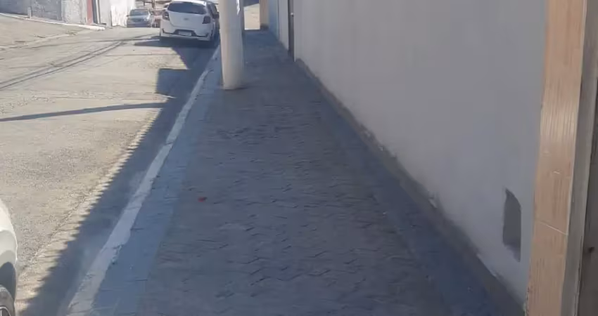 Casa 2 cômodos amplos, boa luminosidade, excelente localizaçao