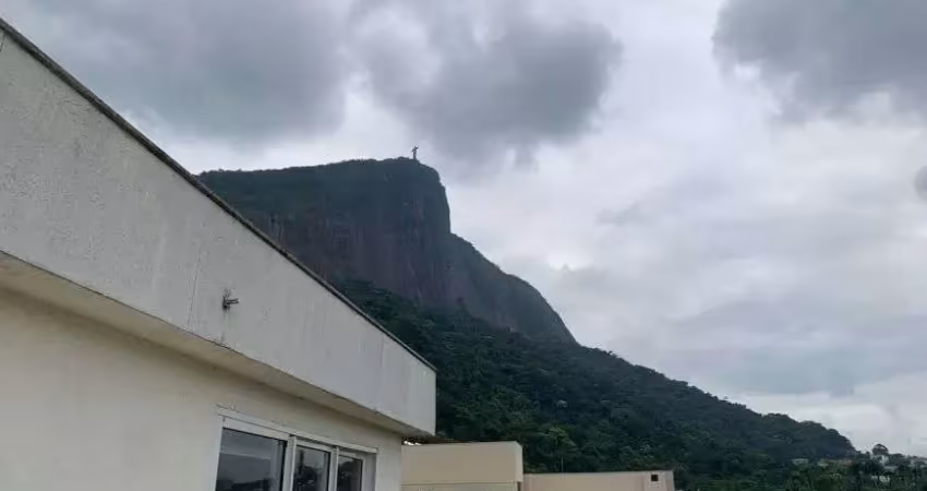 Escritório de dois andares com vista para o cristo redentor