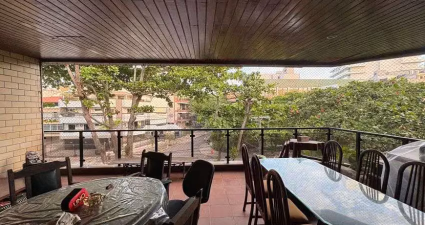 Apartamento para venda tem 157 metros quadrados com 3 quartos