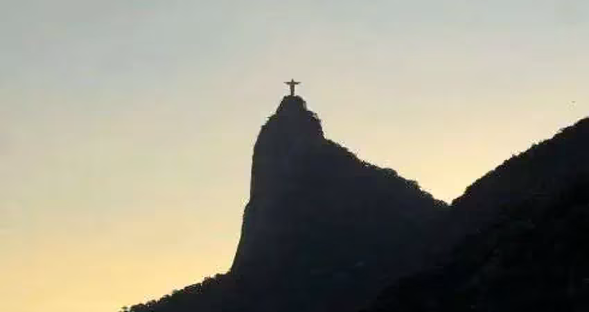 Fantástica cobertura em botafogo com vista cinematográfica