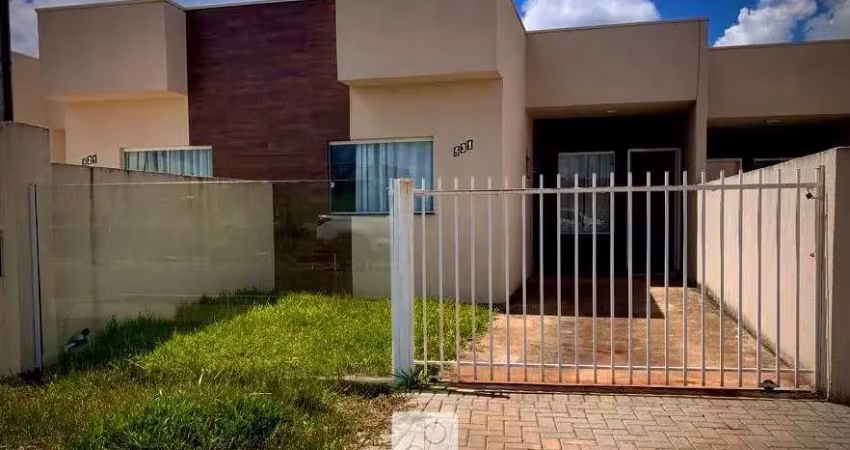 Casa com 2 quartos, móveis sob medida e terreno amplo