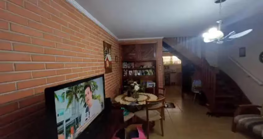 Sobrado à venda, 100 m², 2 quartos, 2 banheiros, 1 suíte