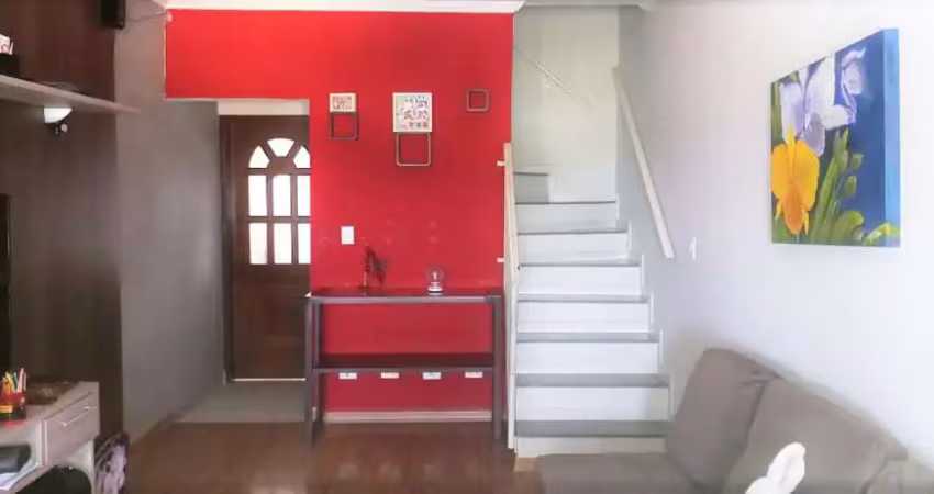Sobrado à venda, 100 m², 2 quartos, 3 banheiros, 2 suítes