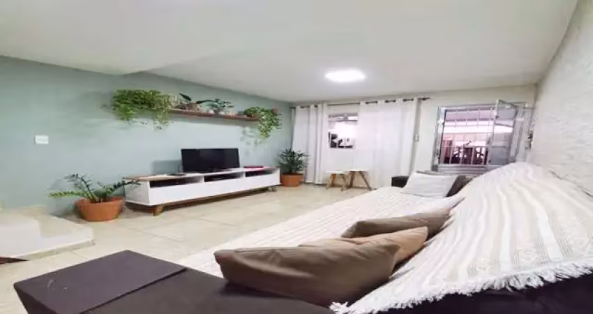 Sobrado à venda, 104 m², 2 quartos, 2 banheiros, 1 suíte