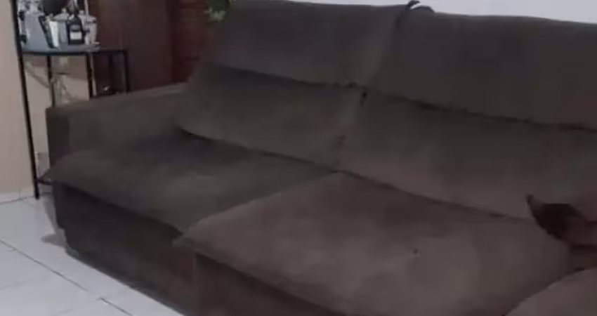 Sobrado à venda, 95 m², 3 quartos, 2 banheiros, 1 suíte
