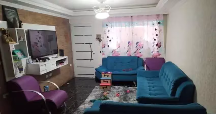 Sobrado à venda, 136 m², 4 quartos, 2 banheiros, 1 suíte