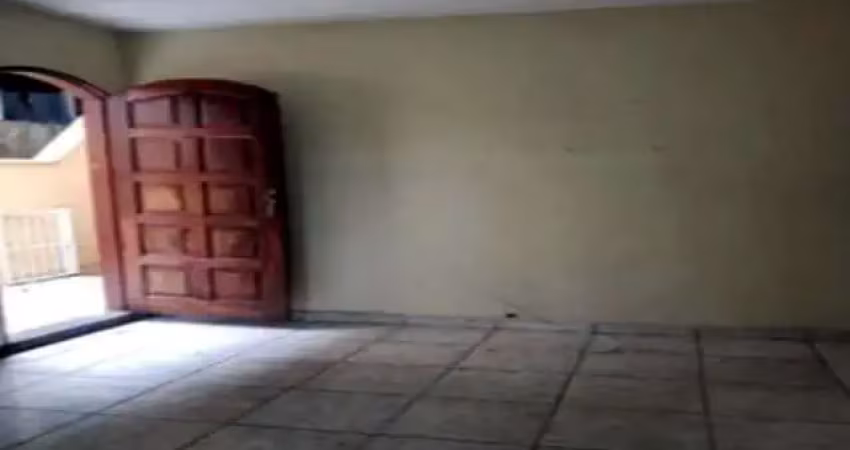 Sobrado à venda, 210 m², 3 quartos, 2 banheiros, 1 suíte