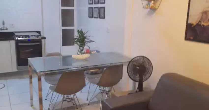 Sobrado à venda, 64 m², 2 quartos, 2 banheiros, 2 suítes