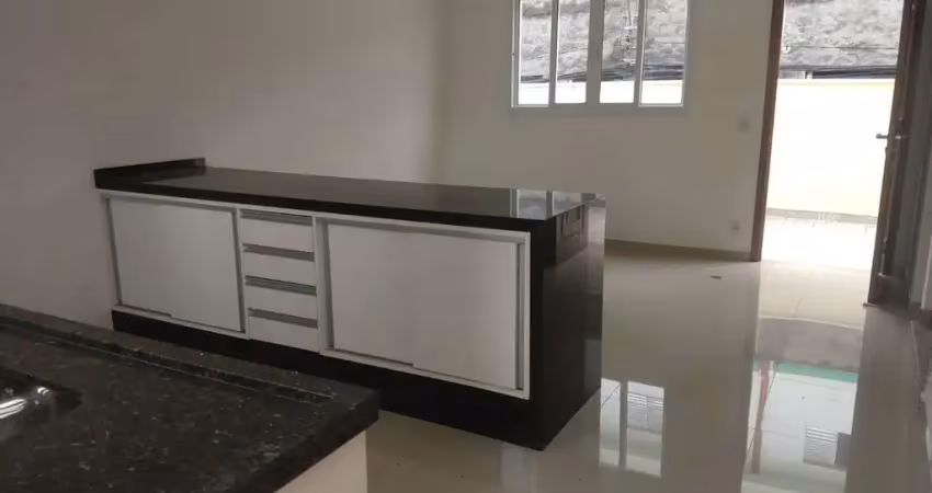 Sobrado à venda, 104 m², 2 quartos, 3 banheiros, 2 suítes