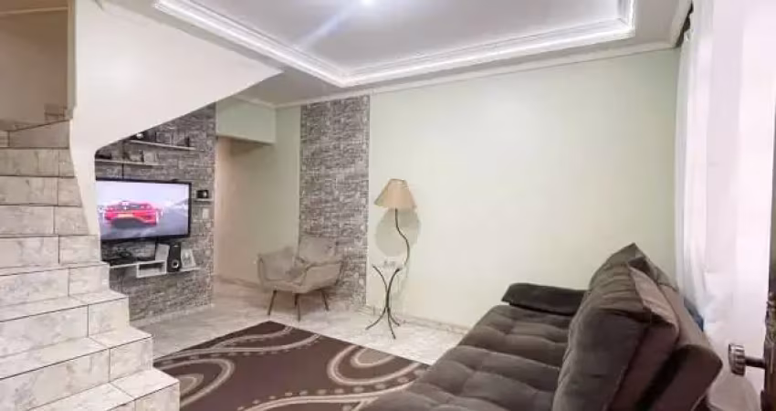 Sobrado à venda, 110 m², 4 quartos, 2 banheiros, 2 suítes