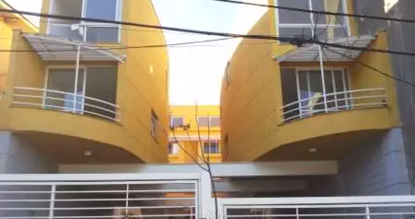 Sobrado à venda, 122 m², 3 quartos, 3 banheiros, 1 suíte