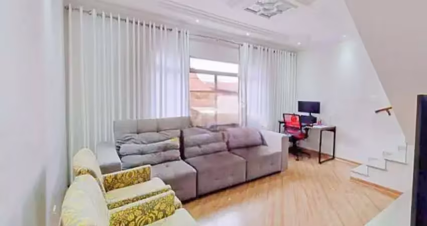 Sobrado à venda, 160 m², 3 quartos, 2 banheiros, 1 suíte