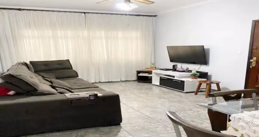 Sobrado à venda, 125 m², 4 quartos, 2 banheiros, 1 suíte