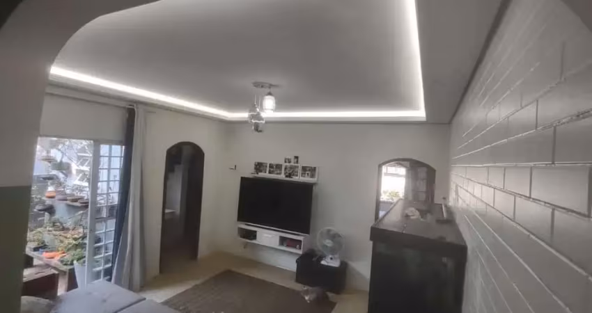 Casa à venda, 220 m², 2 quartos, 3 banheiros, 1 suíte