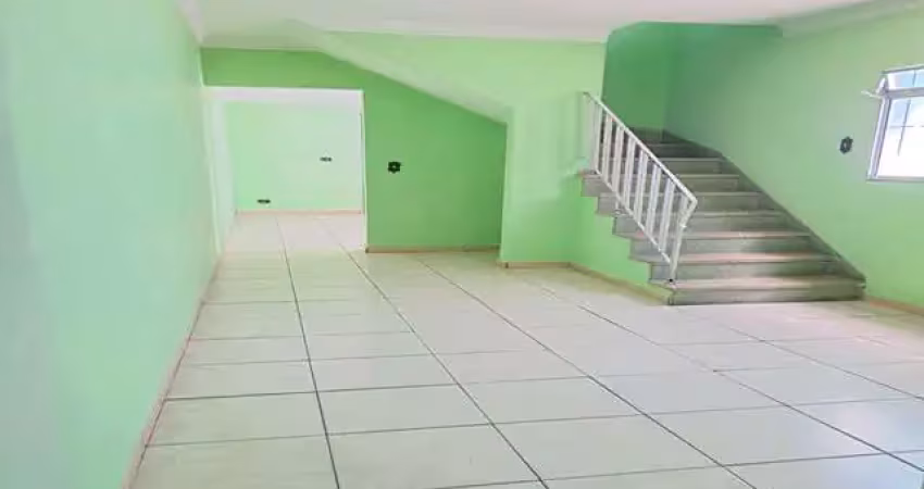 Sobrado à venda, 170 m², 3 quartos, 3 banheiros, 1 suíte