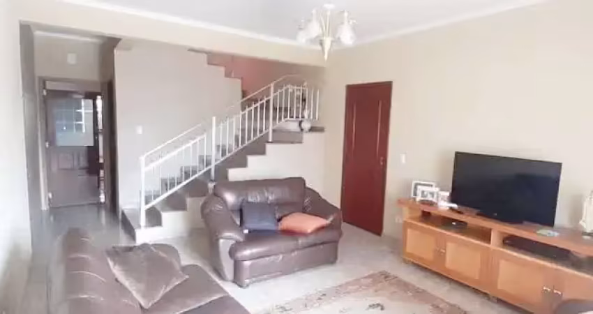Sobrado à venda, 165 m², 3 quartos, 3 banheiros, 1 suíte