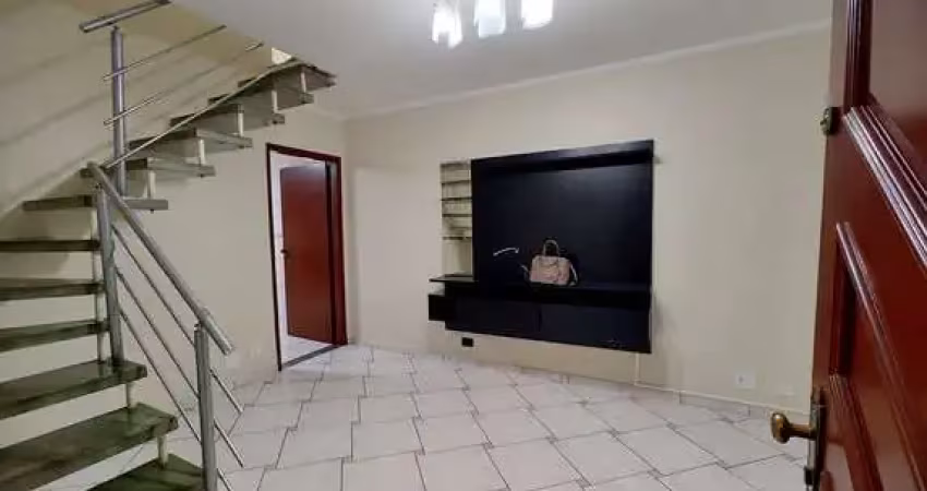 Sobrado à venda, 137 m², 3 quartos, 2 banheiros, 1 suíte