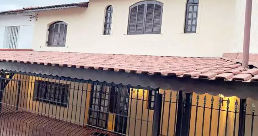Sobrado à venda, 146 m², 3 quartos, 2 banheiros, 1 suíte
