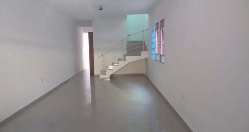 Sobrado à venda, 180 m², 4 quartos, 3 banheiros, 1 suíte