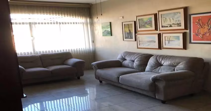 Sobrado à venda, 161 m², 3 quartos, 3 banheiros, 1 suíte