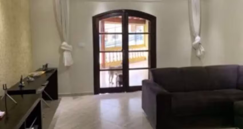 Casa à venda, 184 m², 3 quartos, 2 banheiros, 2 suítes
