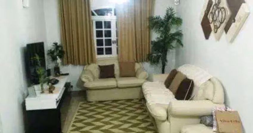Sobrado à venda, 140 m², 3 quartos, 2 banheiros, 1 suíte