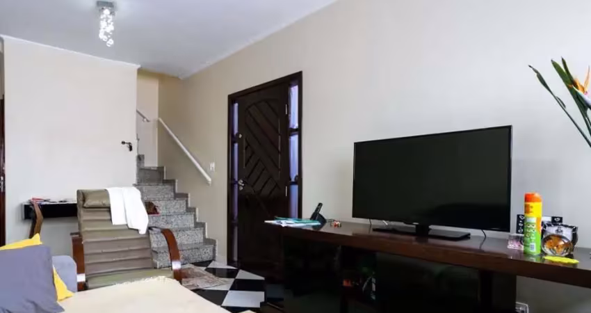 Sobrado à venda, 120 m², 3 quartos, 4 banheiros, 3 suítes