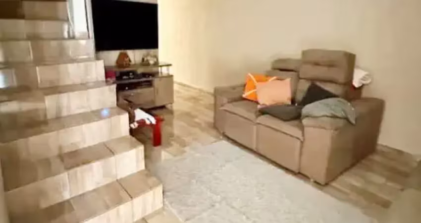 Sobrado à venda, 250 m², 3 quartos, 3 banheiros, 1 suíte