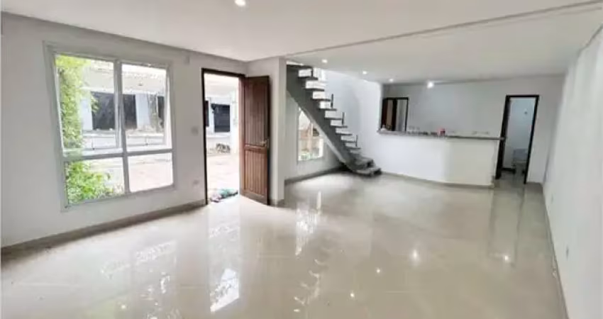 Sobrado à venda, 117 m², 3 quartos, 4 banheiros, 3 suítes