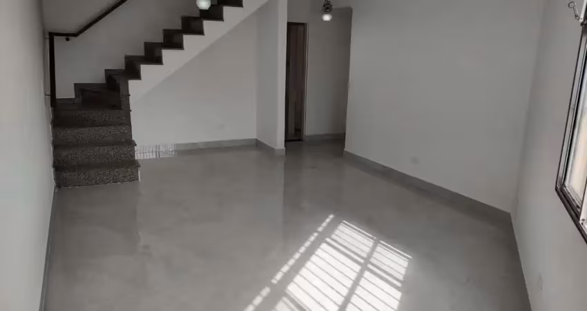 Sobrado à venda, 100 m², 3 quartos, 4 banheiros, 1 suíte