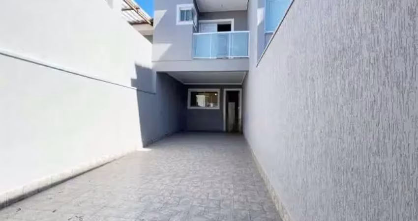 Sobrado à venda, 130 m², 3 quartos, 2 banheiros, 1 suíte