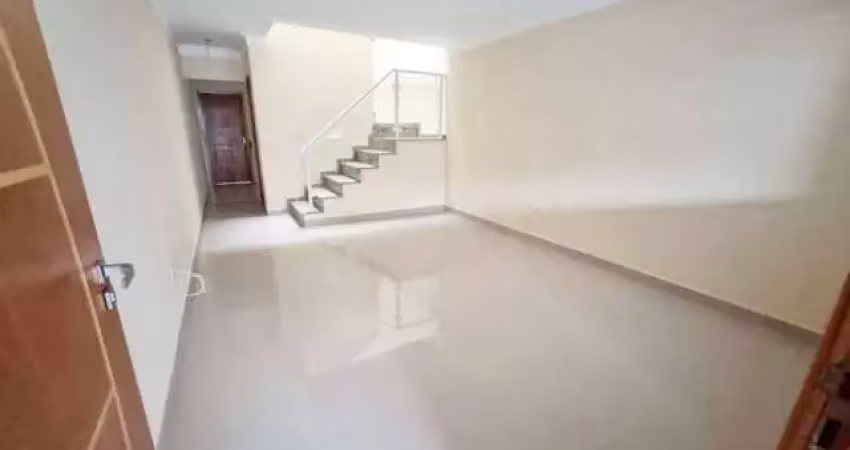 Sobrado à venda, 130 m², 3 quartos, 2 banheiros, 1 suíte