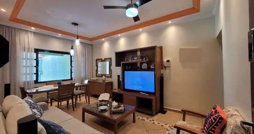 Sobrado à venda, 180 m², 3 quartos, 2 banheiros, 1 suíte