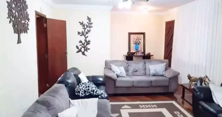 Sobrado à venda, 267 m², 3 quartos, 3 banheiros, 1 suíte