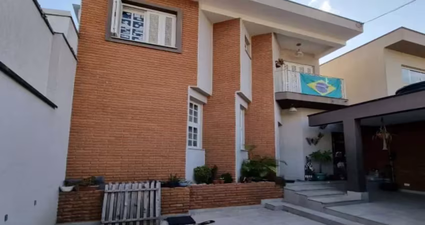 Sobrado à venda, 110 m², 3 quartos, 3 banheiros, 1 suíte