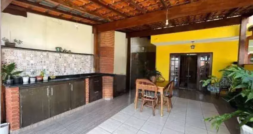 Sobrado à venda, 167 m², 3 quartos, 3 banheiros, 1 suíte