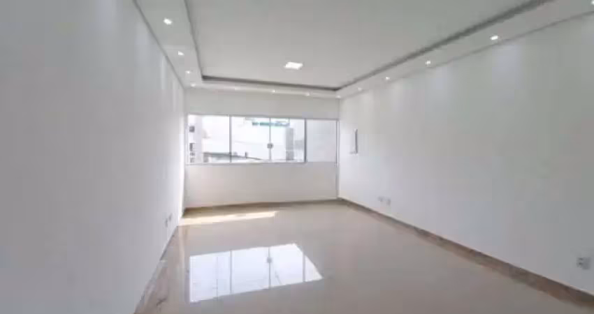 Sobrado à venda, 140 m², 3 quartos, 2 banheiros, 1 suíte