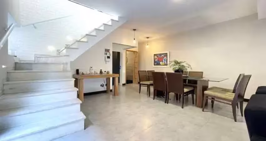 Sobrado à venda, 160 m², 3 quartos, 3 banheiros, 1 suíte