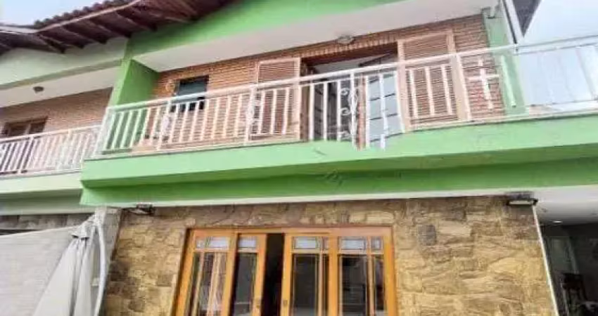 Sobrado à venda, 150 m², 3 quartos, 2 banheiros, 1 suíte
