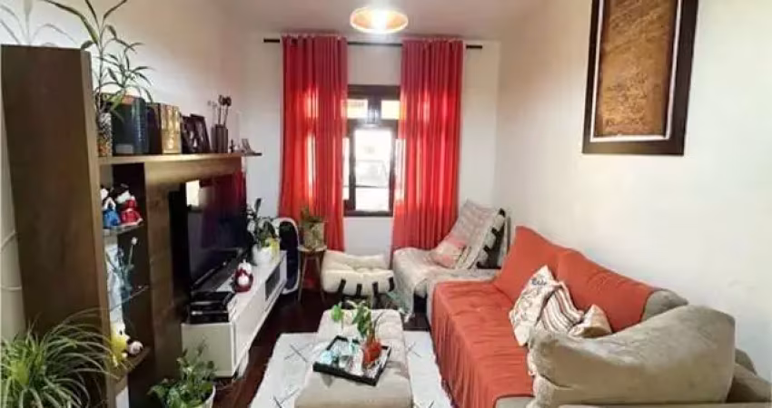 Sobrado à venda, 180 m², 3 quartos, 4 banheiros, 1 suíte