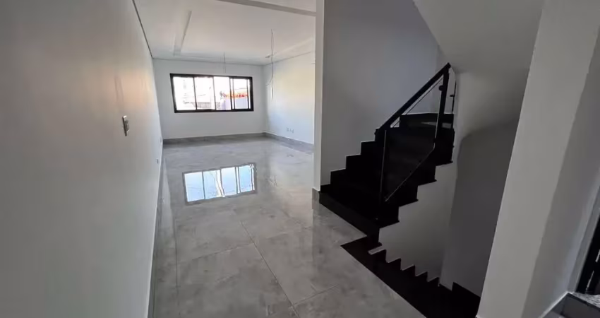 Sobrado à venda, 193 m², 3 quartos, 4 banheiros, 3 suítes