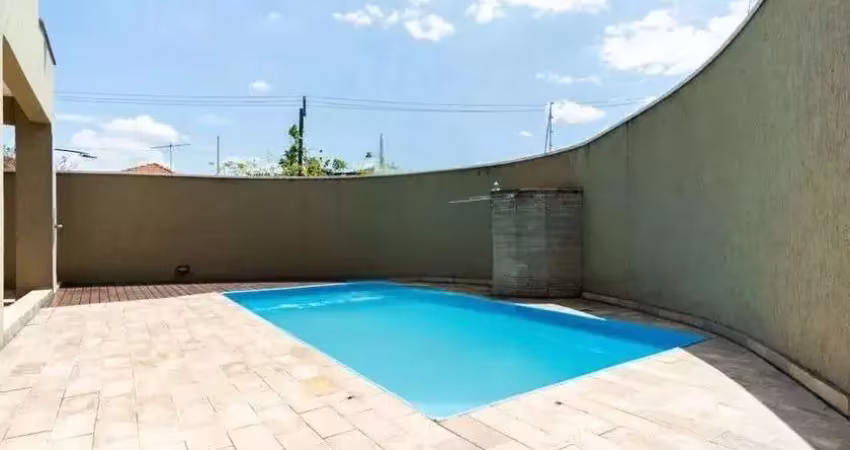 Sobrado à venda, 210 m², 3 quartos, 6 banheiros, 3 suítes