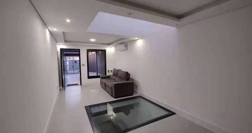 Sobrado à venda, 247 m², 3 quartos, 3 banheiros, 3 suítes