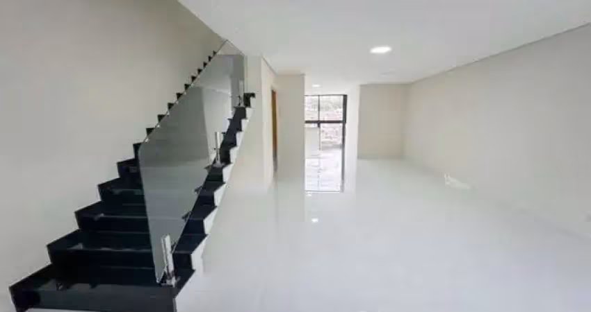 Sobrado à venda, 205 m², 3 quartos, 5 banheiros, 3 suítes
