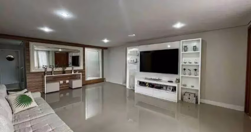 Sobrado à venda, 250 m², 3 quartos, 5 banheiros, 3 suítes