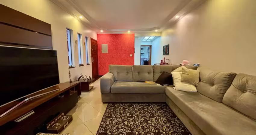 Sobrado à venda, 199 m², 4 quartos, 5 banheiros, 2 suítes