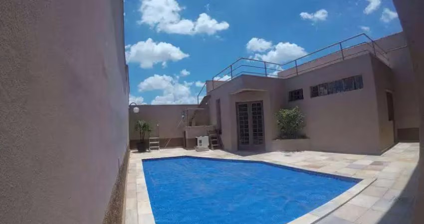Sobrado à venda, 351 m², 3 quartos, 4 banheiros, 1 suíte