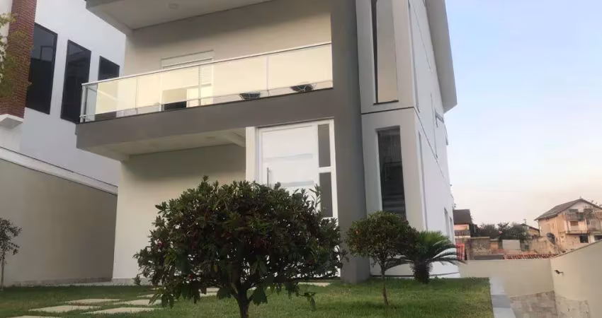 Sobrado à venda, 500 m², 4 quartos, 7 banheiros, 4 suítes