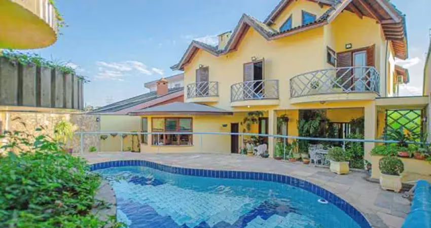 Sobrado à venda, 446 m², 4 quartos, 7 banheiros, 4 suítes
