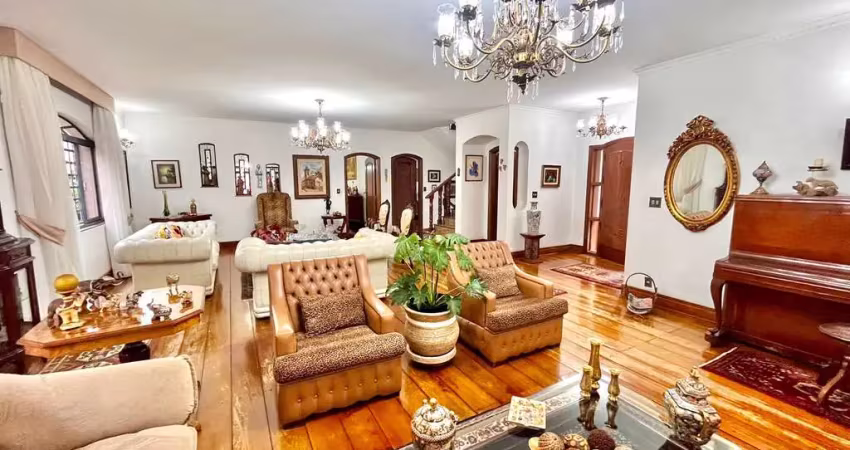 Sobrado à venda, 787 m², 4 quartos, 4 banheiros, 4 suítes